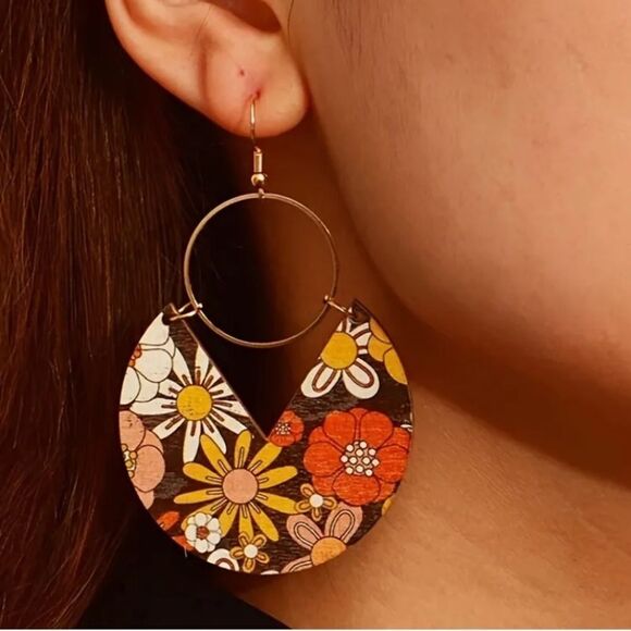 ✨🆕✨ Bohemian Wooden Dangle Earrings ✨only 2 Patterns Remaining ✨ - Picture 1 of 15